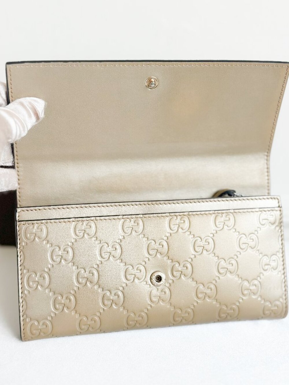 Gucci Guccissima Bow Continental Wallet Gold Metallic - Picture 8 of 16